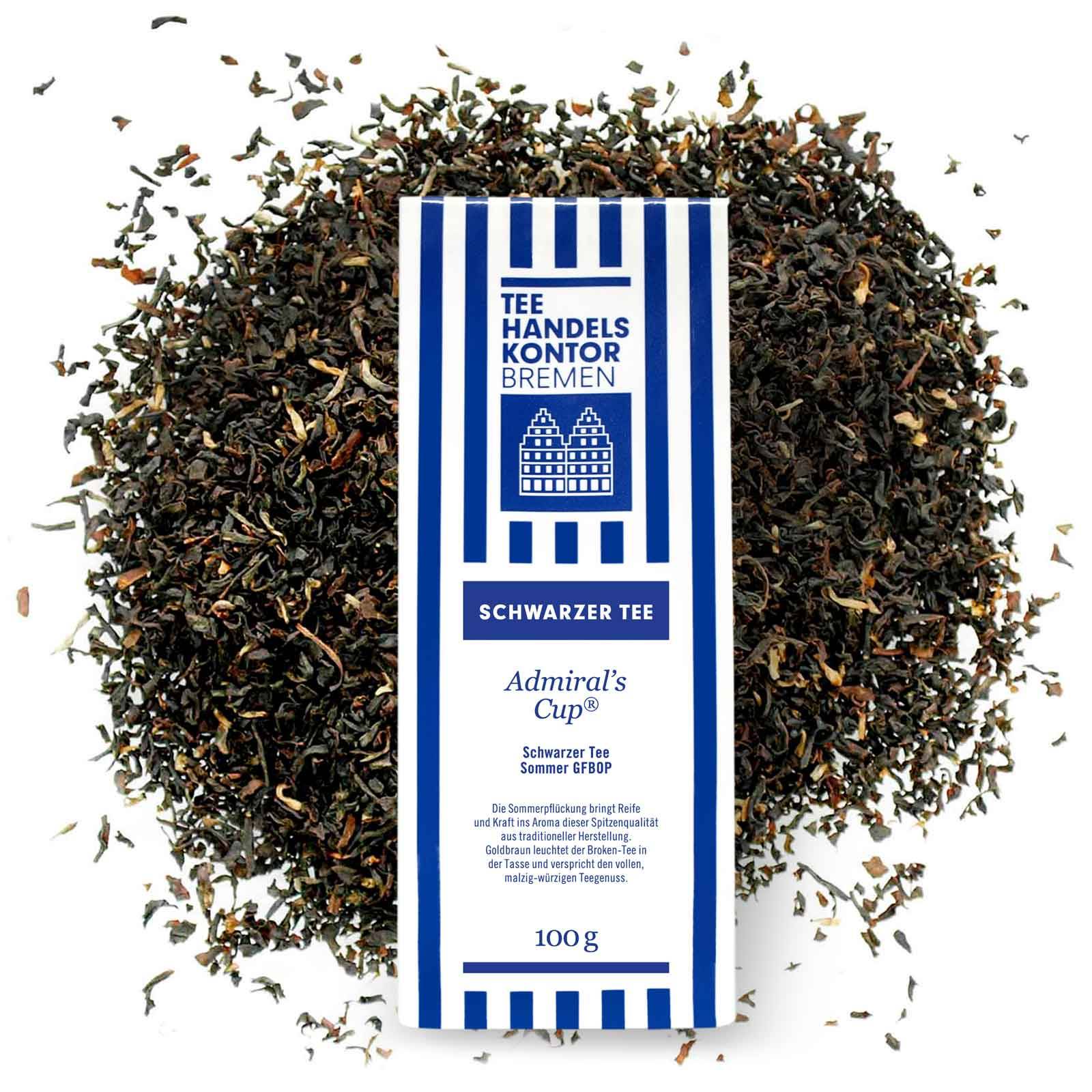 Tee in blau-weiß gestreifter Teetüte und lose