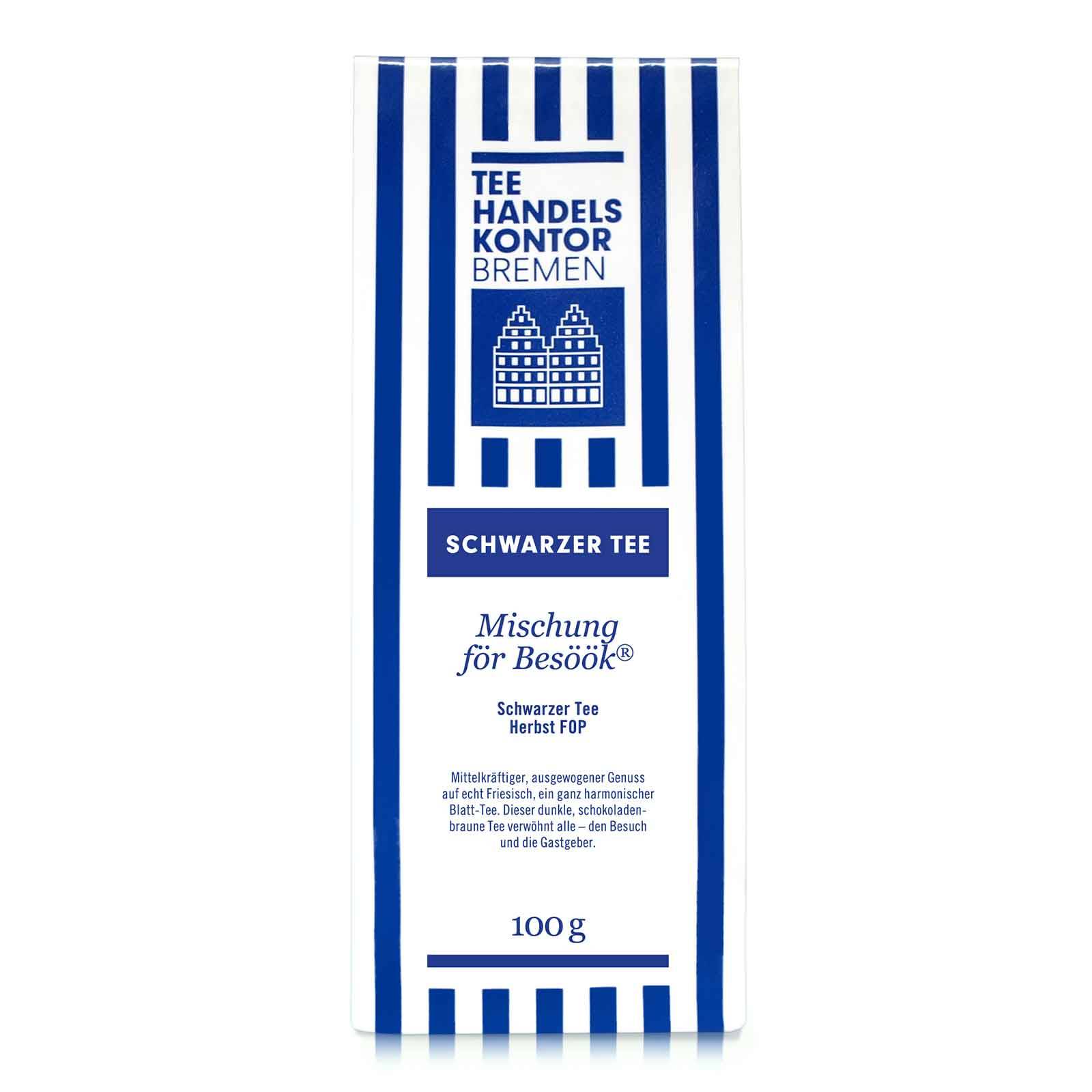 Tee in blau-weißer Teetüte