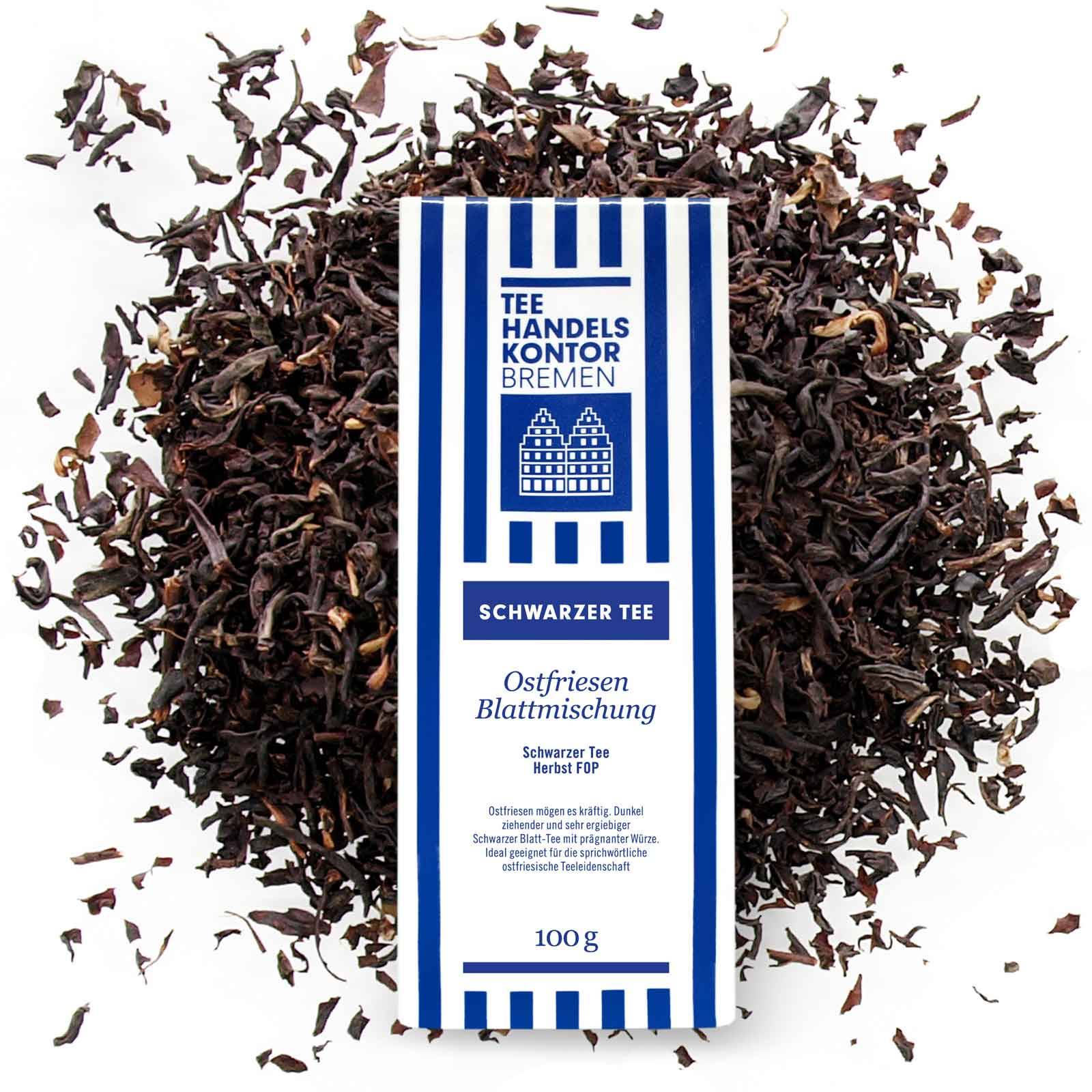 Ostfriesen Blattmischung Schwarztee mit blau-weißer Teetüte und lose