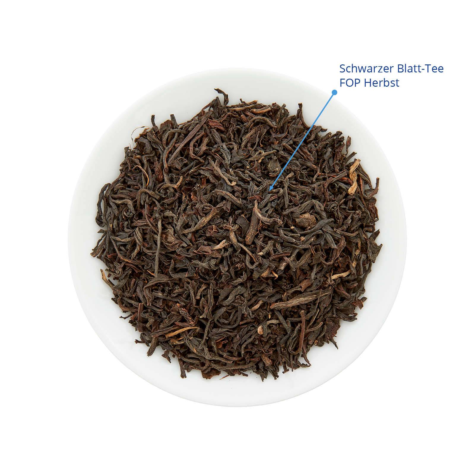 loser Tee mit Einzelzutaten